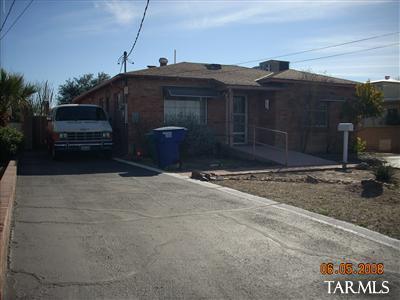 1340 E Roger Rd, Tucson, AZ 85719 photo 2