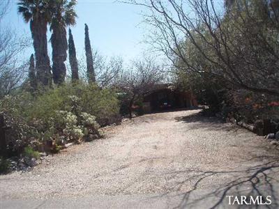 9254 E Walnut Tree Dr, Tucson, AZ 85749 photo 2