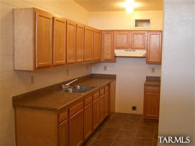 806 W Wedwick, Tucson, AZ 85706 photo 4