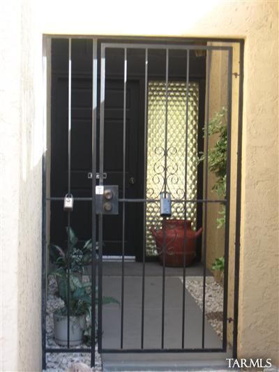 7008 E Rivercrest Rd, Tucson, AZ 85750 photo 2