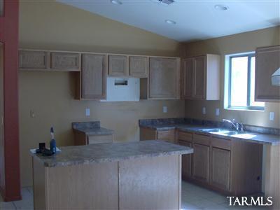 5941 E Chaucers Dr, Tucson, AZ 85706 photo 2