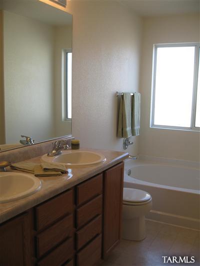 4233 E Babbling Brk, Tucson, AZ 85712 photo 10