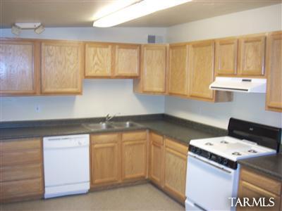 4410 E Sylvane St, Tucson, AZ 85711 photo 1
