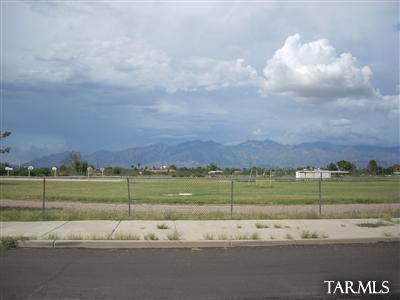 4410 E Sylvane St, Tucson, AZ 85711 photo 2