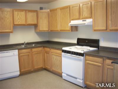 4410 E Sylvane St, Tucson, AZ 85711 photo 7