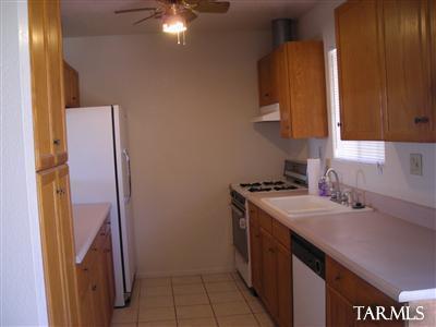 3545 E Sylvane St, Tucson, AZ 85713 photo 4