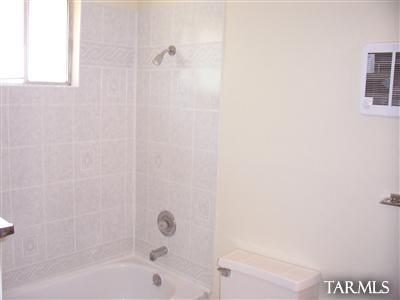 7232 E Montecito Dr, Tucson, AZ 85710 photo 3