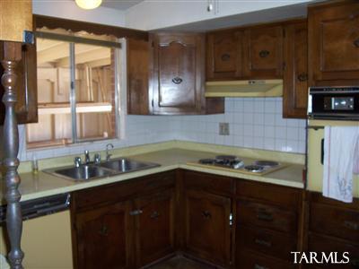 7232 E Montecito Dr, Tucson, AZ 85710 photo 2