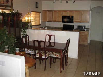 7653 Fair Meadows Lp E, Tucson, AZ 85756 photo 3