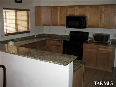 7653 Fair Meadows Lp E, Tucson, AZ 85756 photo 4