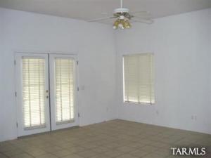 7430 N Thornwood Rd, Tucson, AZ 85741 photo 2