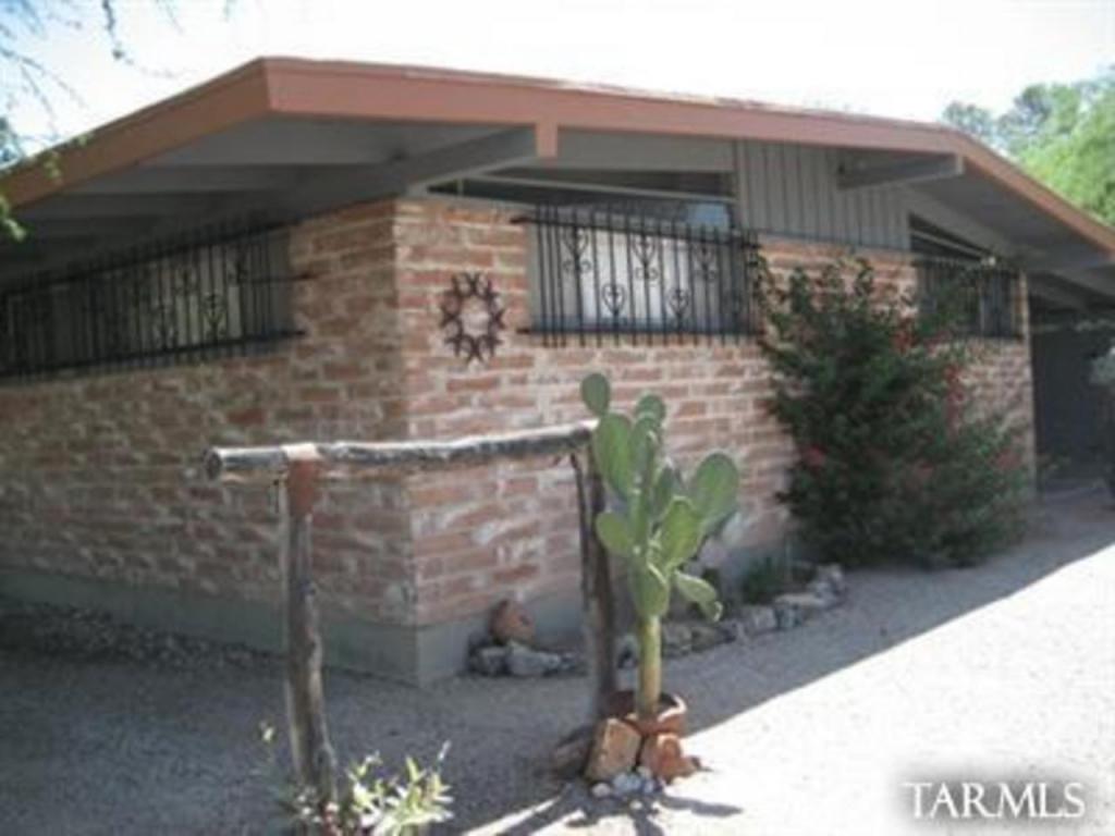 5671 E Copper St, Tucson, AZ 85712 photo 3