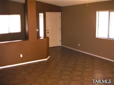 5738 S Wood Crest Dr, Tucson, AZ 85746 photo 2