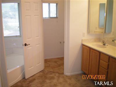 10277 E Buffaloberry Loop, Tucson, AZ 85748 photo 13