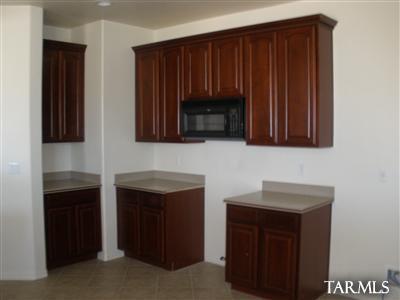 8124 W Booted Eagle Ct, Tucson, AZ 85757 photo 3
