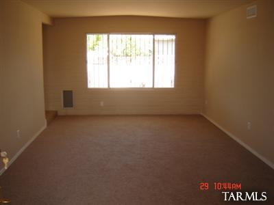 8451 Eli St, Tucson, AZ 85710 photo 2