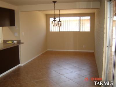 8451 Eli St, Tucson, AZ 85710 photo 4