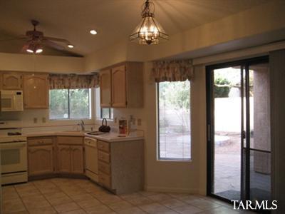 7441 E Riverbank Loop, Tucson, AZ 85715 photo 11