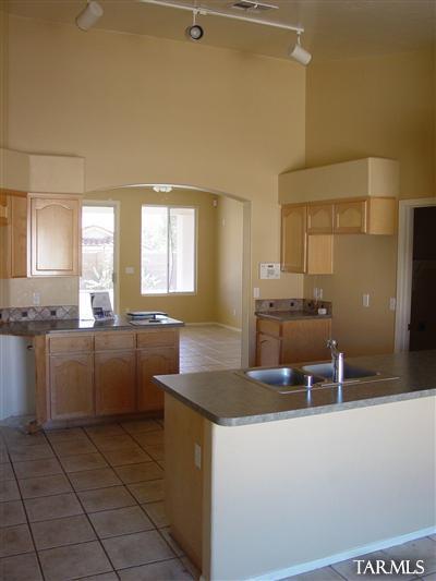 346 E Streams Edge Pl, Tucson, AZ 85737 photo 6