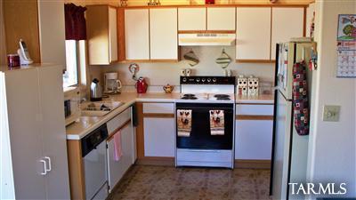 8877 E Fruit Tree Dr, Tucson, AZ 85730 photo 4