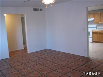 8441 E Beverly St, Tucson, AZ 85710 photo 4