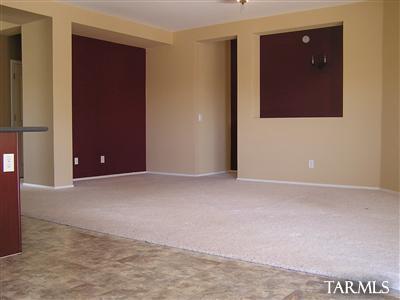 9380 E Grapevine Spring Pl, Tucson, AZ 85710 photo 5