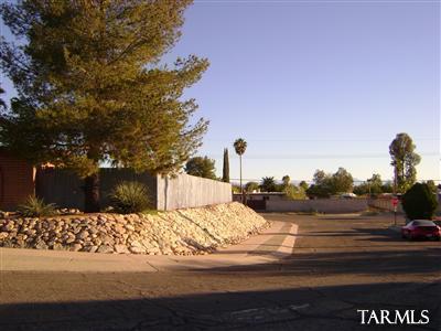 9404 E Watson Dr, Tucson, AZ 85730 photo 3