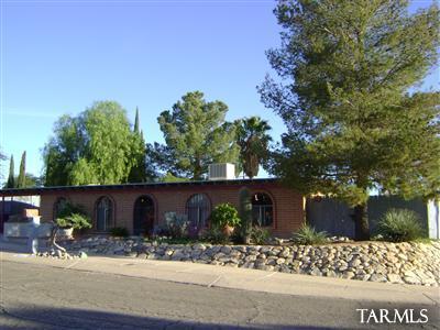 9404 E Watson Dr, Tucson, AZ 85730 photo 1
