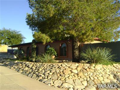 9404 E Watson Dr, Tucson, AZ 85730 photo 2