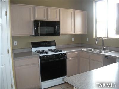 8685 E Chimney Spring Dr, Tucson, AZ 85747 photo 4