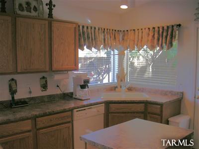 9692 E Belasco Loop, Tucson, AZ 85748 photo 4