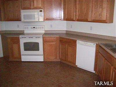 6596 E Splendid Ln, Tucson, AZ 85756 photo 3