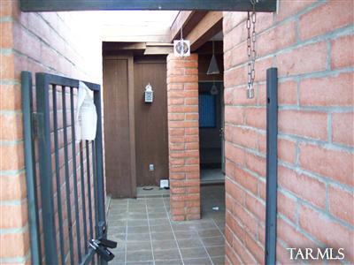 235 E Ponderosa St, Tucson, AZ 85705 photo 2
