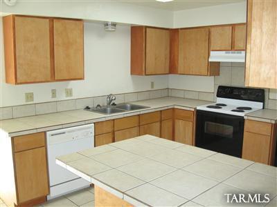6566 E Hawk Dr, Tucson, AZ 85730 photo 3