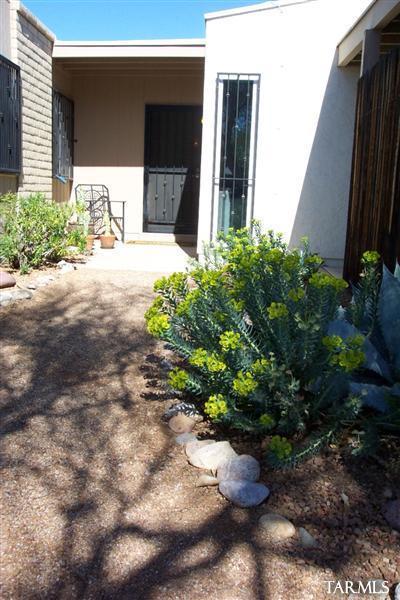 9881 E Skyview Dr, Tucson, AZ 85748 photo 2