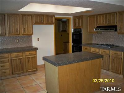 8401 E Brookhill Dr, Tucson, AZ 85750 photo 3