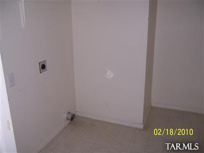 5769 E Bellow Ln, Tucson, AZ 85712 photo 9