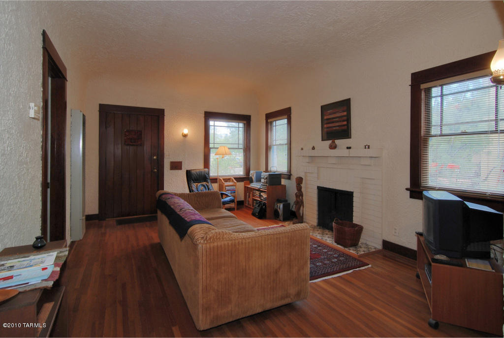 2328 E 4th St, Tucson, AZ 85719 photo 2