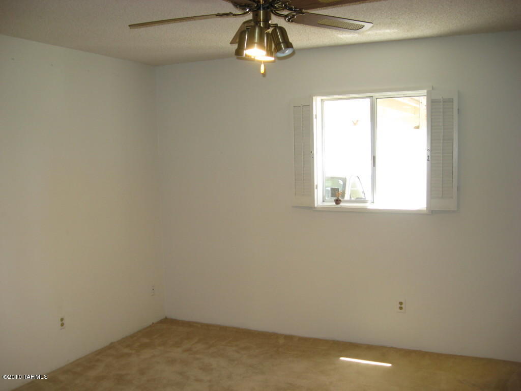 8029 E Shadow Ln, Tucson, AZ 85750 photo 11