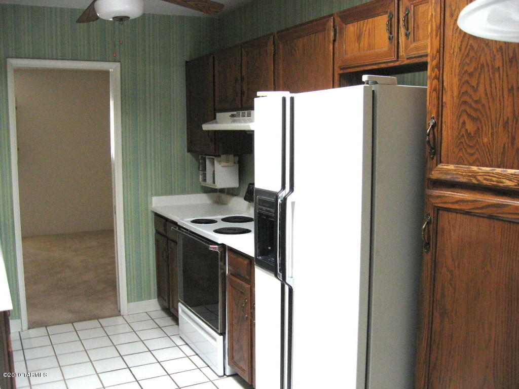 8029 E Shadow Ln, Tucson, AZ 85750 photo 3