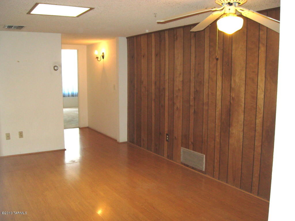 8029 E Shadow Ln, Tucson, AZ 85750 photo 9