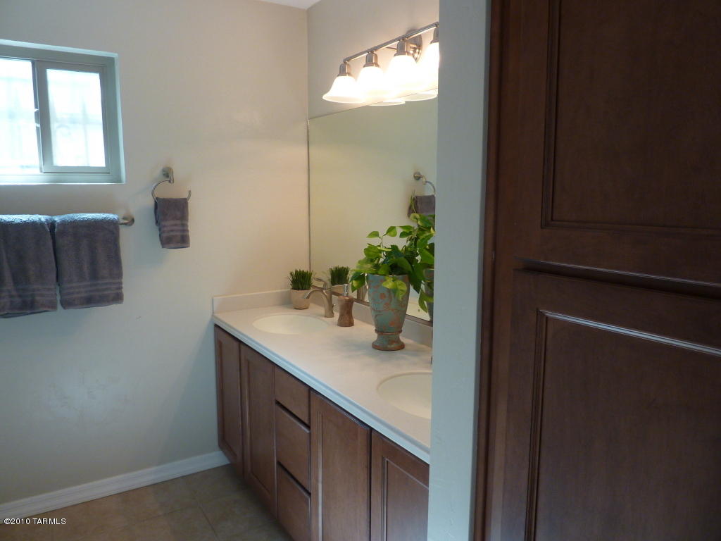 2333 E Mitchell St, Tucson, AZ 85719 photo 13