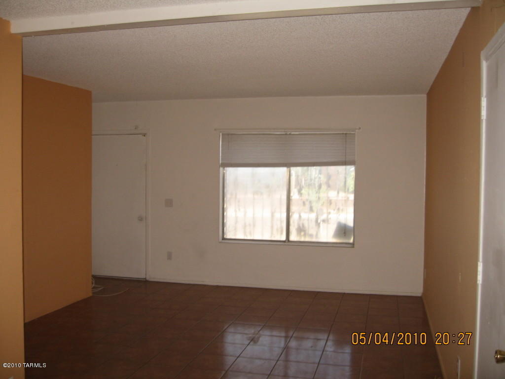 1902 E Bantam Rd, Tucson, AZ 85706 photo 4