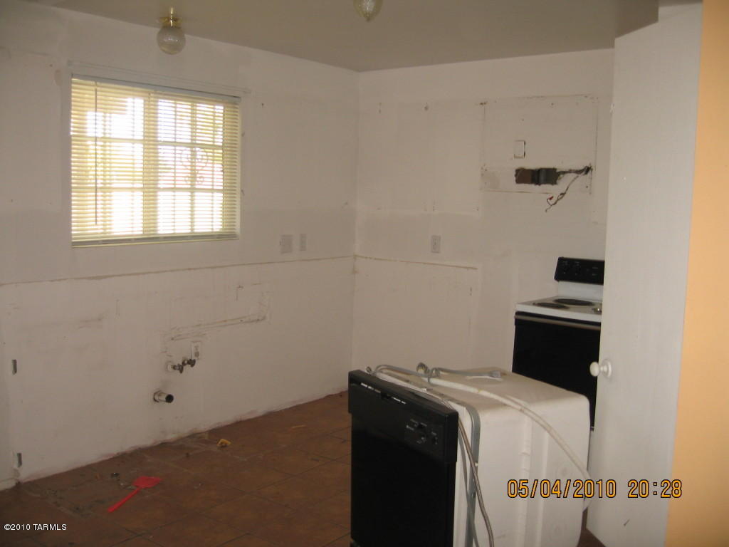 1902 E Bantam Rd, Tucson, AZ 85706 photo 6