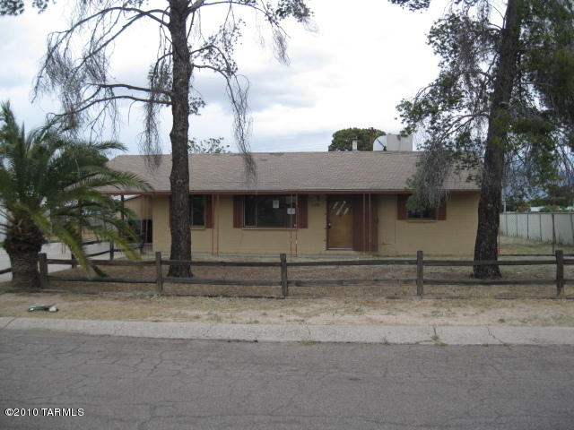 6281 E Sylvane, Tucson, AZ 85711 photo 1