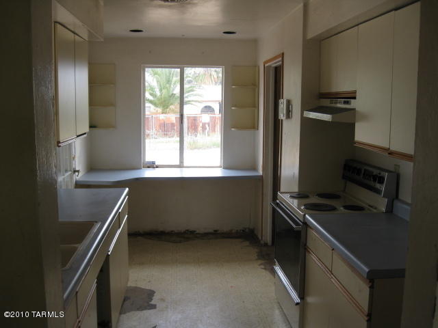 6281 E Sylvane, Tucson, AZ 85711 photo 7