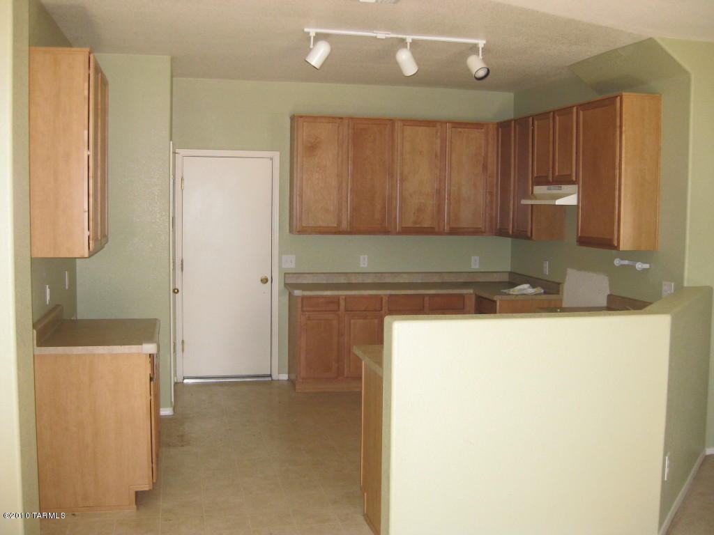 6196 E Bramble St, Tucson, AZ 85756 photo 2