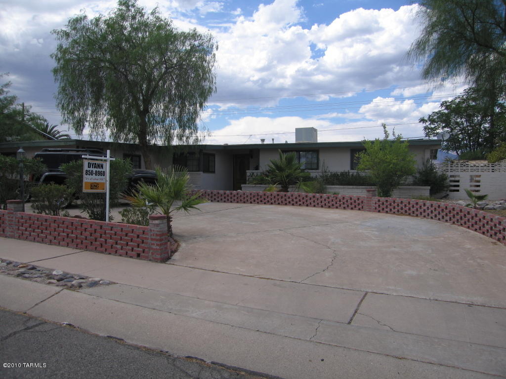 8351 E 3rd St, Tucson, AZ 85710 photo 2