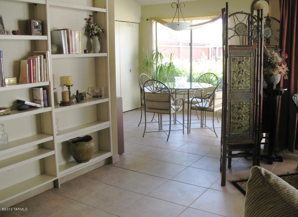7511 E Beach Dr, Tucson, AZ 85715 photo 5