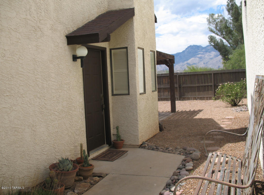 7511 E Beach Dr, Tucson, AZ 85715 photo 2